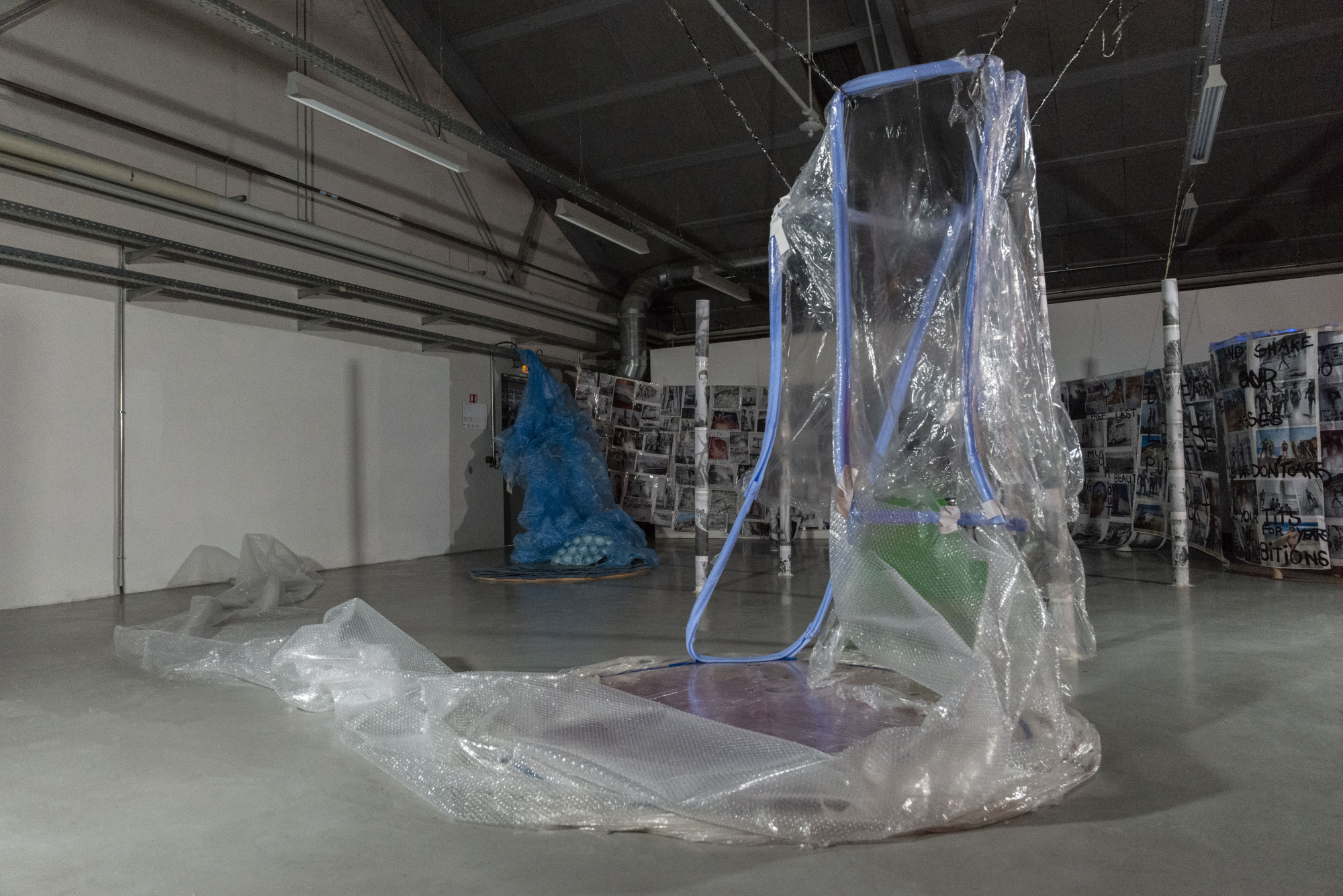 Camila Ragonese - Art mention Espace - Vies oniriques de dominés ©sbinoux