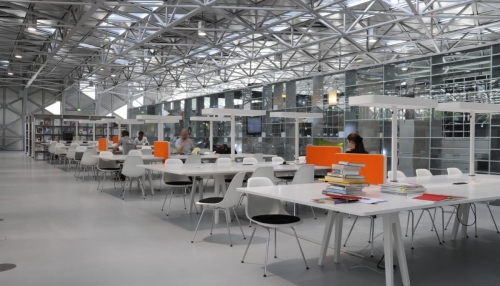 La salle de lecture et la Matériauthèque. Photo S.Binoux