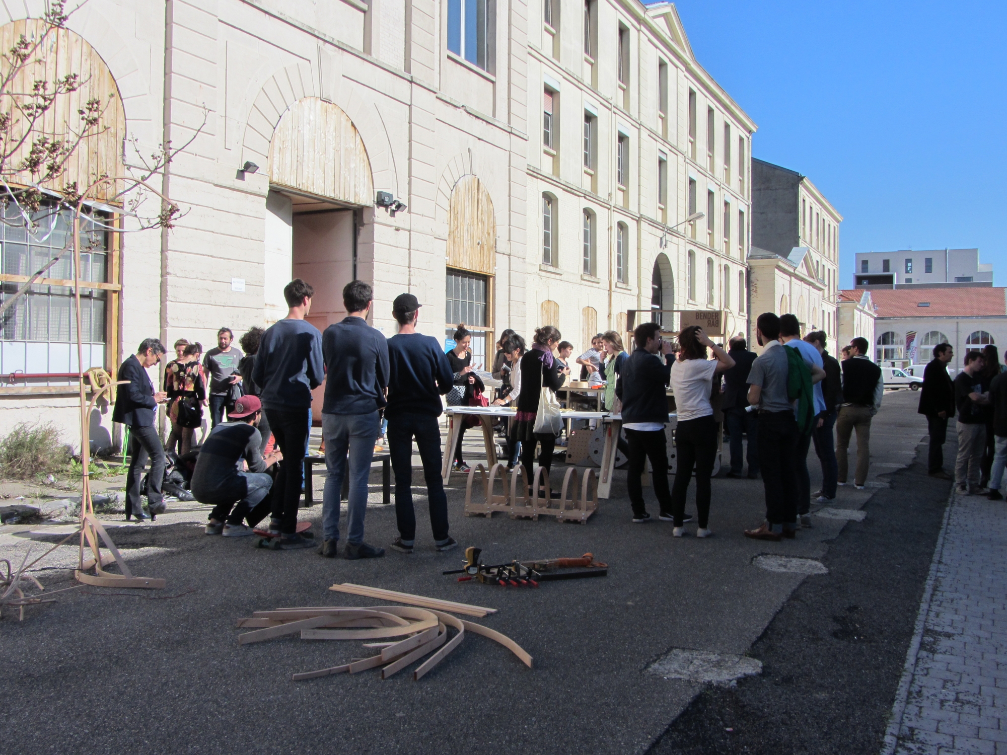 Présentation de résultats de workshop sur le site de l'école