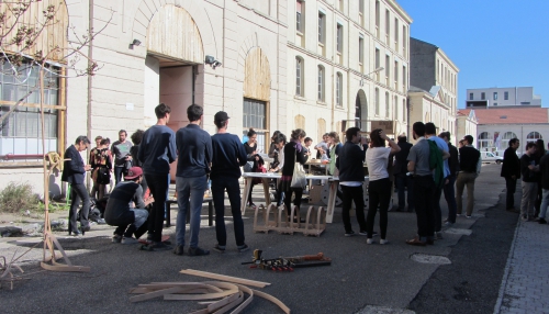 Présentation de résultats de workshop sur le site de l'école