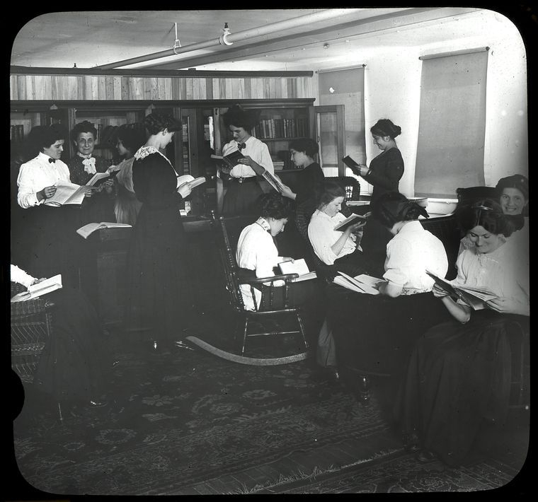 New York Public Library Archives, "Women reading, April 30, 1910, Siegel-Cooper Company." The New York Public Library Digital Collections. 1910