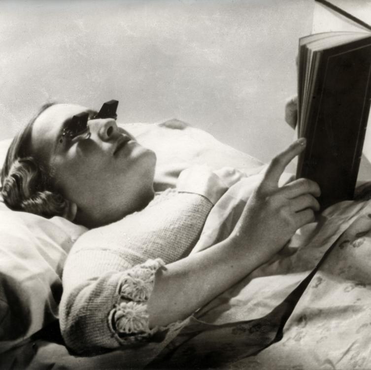 Archives nationales des Pays-Bas - Lunettes pour lire au lit, 1936
